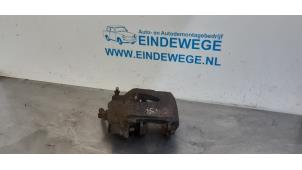 Gebruikte Remklauw (Tang) links-voor Volkswagen Caddy III (2KA,2KH,2CA,2CH) 2.0 SDI Prijs € 25,00 Margeregeling aangeboden door Auto- en demontagebedrijf Eindewege