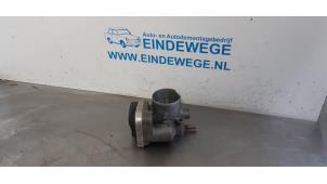 Gebruikte Gasklephuis Renault Scénic II (JM) 2.0 16V Prijs € 40,00 Margeregeling aangeboden door Auto- en demontagebedrijf Eindewege