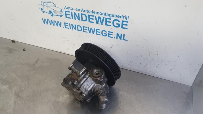 Gebruikte Servopomp Mercedes C Sportcoupé (C203) 2.2 C-220 CDI 16V Prijs € 50,00 Margeregeling aangeboden door Auto- en demontagebedrijf Eindewege