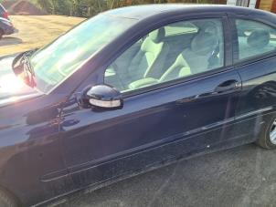 Gebruikte Portier 2Deurs links Mercedes C Sportcoupé (C203) 2.2 C-220 CDI 16V Prijs € 155,00 Margeregeling aangeboden door Auto- en demontagebedrijf Eindewege
