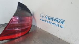 Gebruikte Achterlicht rechts Mercedes C Sportcoupé (C203) 2.2 C-220 CDI 16V Prijs € 35,00 Margeregeling aangeboden door Auto- en demontagebedrijf Eindewege