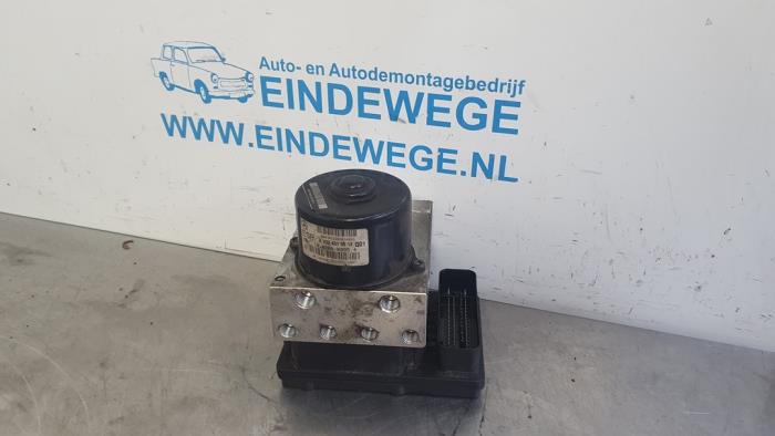 Gebruikte ABS Pomp Mercedes C Sportcoupé (C203) 2.2 C-220 CDI 16V Prijs € 65,00 Margeregeling aangeboden door Auto- en demontagebedrijf Eindewege