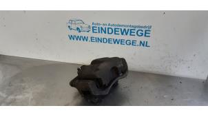 Gebruikte Remklauw (Tang) rechts-voor Opel Corsa D 1.2 16V ecoFLEX Bi-Fuel Prijs € 30,00 Margeregeling aangeboden door Auto- en demontagebedrijf Eindewege