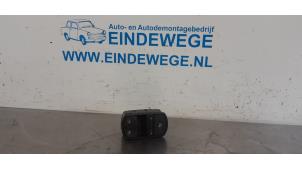 Gebruikte Combischakelaar ramen Opel Corsa D 1.3 CDTi 16V ecoFLEX Prijs € 15,00 Margeregeling aangeboden door Auto- en demontagebedrijf Eindewege