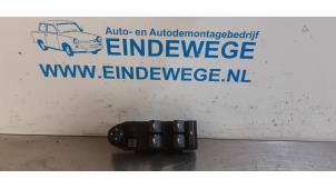 Gebruikte Combischakelaar ramen BMW 5 serie (E60) 525d 24V Prijs € 20,00 Margeregeling aangeboden door Auto- en demontagebedrijf Eindewege