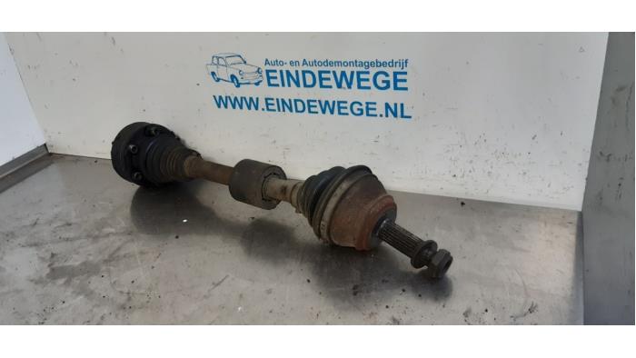 Gebruikte Steekas links-voor Volkswagen Caddy II (9K9A) 1.9 TDI Prijs € 40,00 Margeregeling aangeboden door Auto- en demontagebedrijf Eindewege