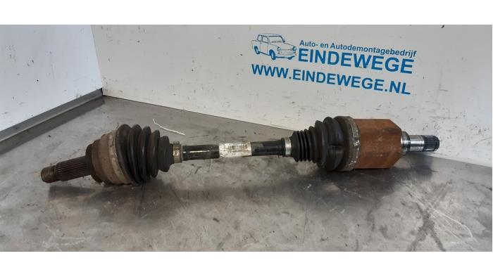 Gebruikte Aandrijfas links-voor BMW X5 (E70) xDrive 35d 3.0 24V Prijs € 215,00 Margeregeling aangeboden door Auto- en demontagebedrijf Eindewege