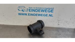 Gebruikte Luchtmassameter Mercedes CLK (C208) 2.0 200 16V Prijs € 35,00 Margeregeling aangeboden door Auto- en demontagebedrijf Eindewege