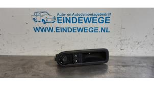 Gebruikte Combischakelaar ramen Renault Twingo II (CN) 1.2 16V Prijs € 20,00 Margeregeling aangeboden door Auto- en demontagebedrijf Eindewege
