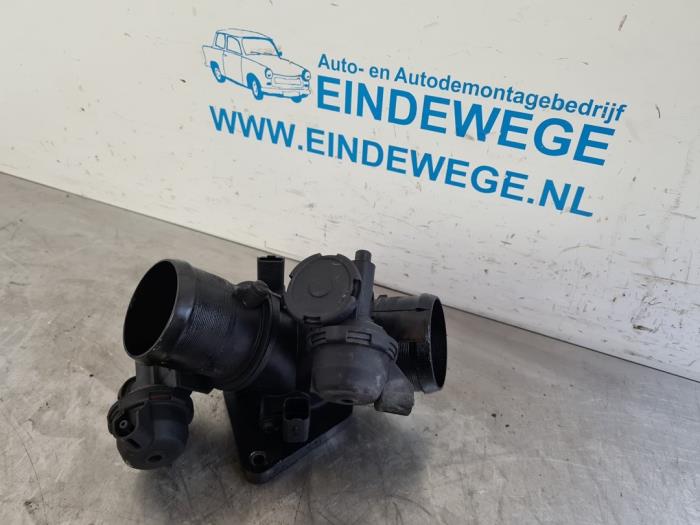 Gebruikte Gasklephuis Volvo C70 (MC) 2.0 D 16V Prijs € 50,00 Margeregeling aangeboden door Auto- en demontagebedrijf Eindewege