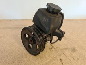 Gebruikte Pomp Servo Mercedes CLK (C208) 2.0 200 16V Prijs € 40,00 Margeregeling aangeboden door Auto- en demontagebedrijf Eindewege