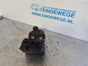 Gebruikte ABS Pomp Volkswagen Caddy III (2KA,2KH,2CA,2CH) 1.9 TDI Prijs € 75,00 Margeregeling aangeboden door Auto- en demontagebedrijf Eindewege