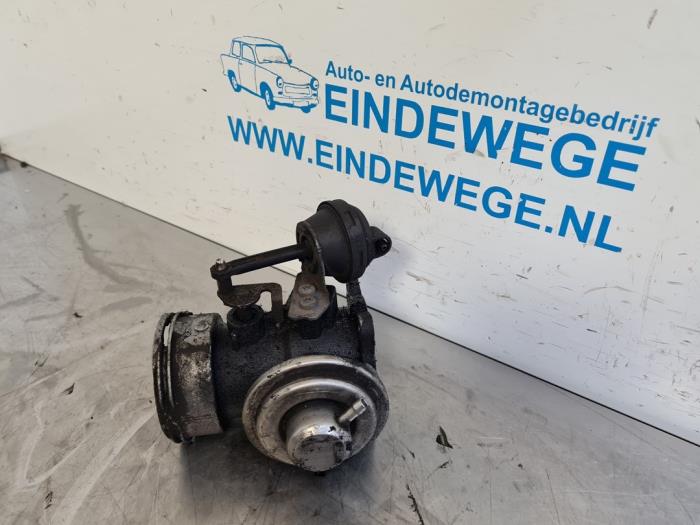 Gebruikte Gasklephuis Volkswagen Caddy III (2KA,2KH,2CA,2CH) 1.9 TDI Prijs € 35,00 Margeregeling aangeboden door Auto- en demontagebedrijf Eindewege