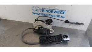 Gebruikte Deurslot Mechaniek 4Deurs links-voor Volkswagen Polo V (6R) 1.0 TSI 12V BlueMotion Prijs € 30,00 Margeregeling aangeboden door Auto- en demontagebedrijf Eindewege