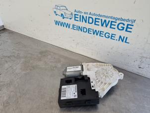 Gebruikte Motor electrisch raam Volvo C70 (MC) 2.0 D 16V Prijs € 40,00 Margeregeling aangeboden door Auto- en demontagebedrijf Eindewege