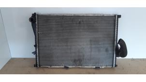 Gebruikte Radiateur BMW 5 serie (E39) 523i 24V Prijs op aanvraag aangeboden door Auto- en demontagebedrijf Eindewege