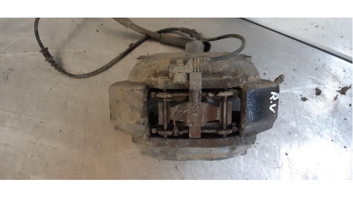 Remklauw (Tang) rechts-voor van een Mercedes-Benz S (W220) 3.2 S-320 18V 2001