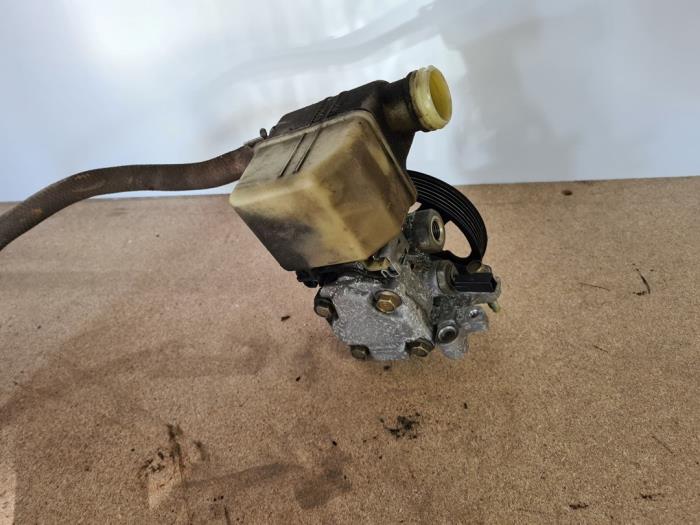 Gebruikte Stuurbekrachtiging Pomp Mazda 6 Sportbreak (GY19/89) 2.0i 16V Prijs € 40,00 Margeregeling aangeboden door Auto- en demontagebedrijf Eindewege