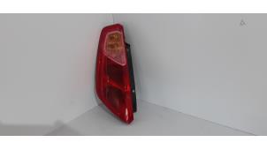 Gebruikte Achterlicht links Fiat Grande Punto (199) 1.4 16V Prijs € 25,00 Margeregeling aangeboden door Auto- en demontagebedrijf Eindewege