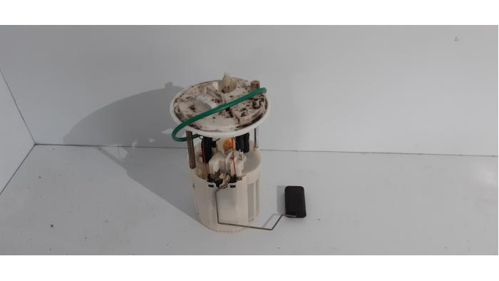 Gebruikte Tank element Pomp Fiat Grande Punto (199) 1.4 16V Prijs € 25,00 Margeregeling aangeboden door Auto- en demontagebedrijf Eindewege