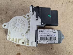 Gebruikte Motor electrisch raam Volkswagen Golf V (1K1) 1.9 TDI Prijs € 25,00 Margeregeling aangeboden door Auto- en demontagebedrijf Eindewege