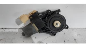 Gebruikte Motor electrisch raam Ford Fiesta 6 (JA8) 1.25 16V Prijs € 30,00 Margeregeling aangeboden door Auto- en demontagebedrijf Eindewege