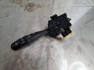 Gebruikte Pinker Schakelaar Suzuki Splash 1.0 12V Prijs € 30,00 Margeregeling aangeboden door Auto- en demontagebedrijf Eindewege