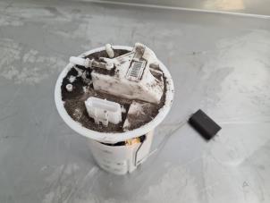 Gebruikte Tank element Pomp Ford Fiesta 6 (JA8) 1.0 EcoBoost 12V 100 Prijs € 40,00 Margeregeling aangeboden door Auto- en demontagebedrijf Eindewege