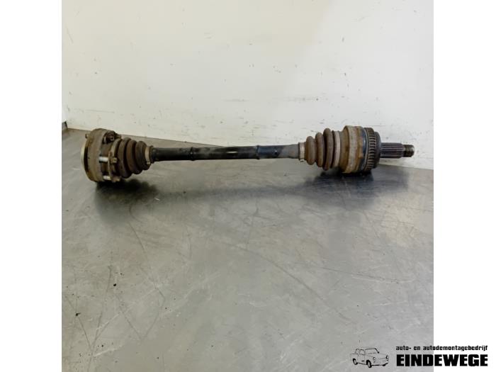Gebrauchte Aandrijfas links-achter BMW 1 serie (E87/87N) 118d 16V Preis € 38,50 Margenregelung angeboten von Auto- en demontagebedrijf Eindewege