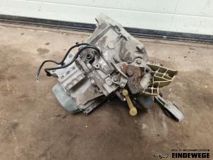 Gebruikte Versnellingsbak Peugeot 207 CC (WB) 1.6 16V THP Prijs € 367,50 Margeregeling aangeboden door Auto- en demontagebedrijf Eindewege