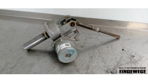 Gebruikte Servo Elektrisch Opel Corsa D 1.2 16V Prijs € 155,00 Margeregeling aangeboden door Auto- en demontagebedrijf Eindewege