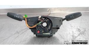 Gebruikte Licht + Raw Schakelaar Opel Corsa D 1.2 16V Prijs € 35,00 Margeregeling aangeboden door Auto- en demontagebedrijf Eindewege