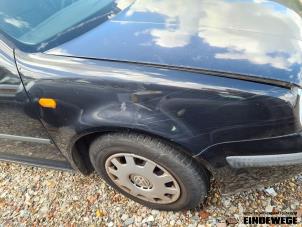 Gebruikte Scherm rechts-voor Volkswagen Golf IV (1J1) 1.6 Prijs € 45,00 Margeregeling aangeboden door Auto- en demontagebedrijf Eindewege