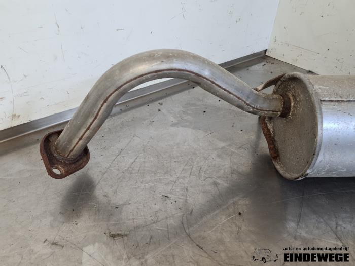 Uitlaat Einddemper van een Nissan Micra (K11) 1.0 L,LX 16V 1994