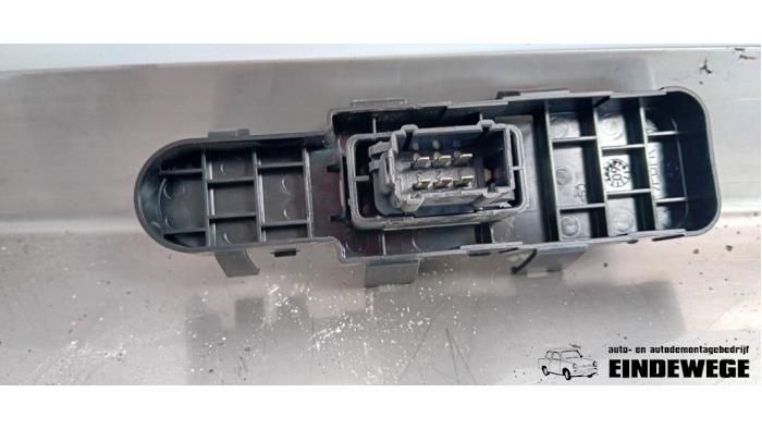 Ruit schakelaar elektrisch van een Peugeot 207 SW (WE/WU) 1.6 16V VTRi 2010