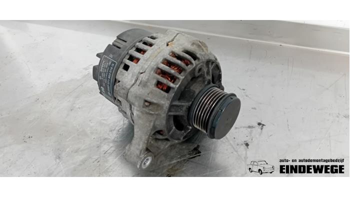 Gebruikte Dynamo Volkswagen Passat (3B2) 2.3 VR5 Prijs € 45,00 Margeregeling aangeboden door Auto- en demontagebedrijf Eindewege