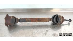 Gebruikte Cardanas links-voor (VWA) Volkswagen Passat (3B2) 2.3 VR5 Prijs € 40,00 Margeregeling aangeboden door Auto- en demontagebedrijf Eindewege