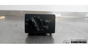 Gebruikte Licht Schakelaar Ford Focus 2 Wagon 1.6 TDCi 16V 110 Prijs € 30,00 Margeregeling aangeboden door Auto- en demontagebedrijf Eindewege