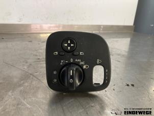 Gebruikte Schakelaar Licht Mercedes C Sportcoupé (C203) 1.8 C-180K 16V Prijs € 30,00 Margeregeling aangeboden door Auto- en demontagebedrijf Eindewege