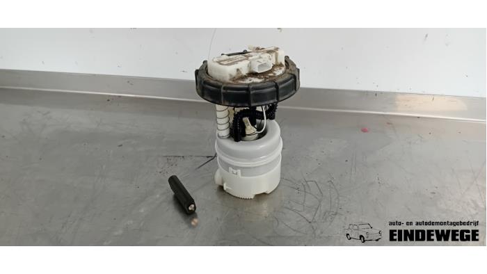 Gebruikte Tank element Pomp Renault Twingo II (CN) 1.2 16V Prijs € 30,00 Margeregeling aangeboden door Auto- en demontagebedrijf Eindewege