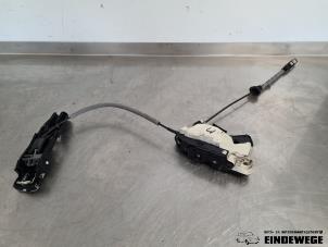 Gebruikte Deurslot Mechaniek 4Deurs links-voor Volkswagen Polo V (6R) 1.2 TDI 12V BlueMotion Prijs € 30,00 Margeregeling aangeboden door Auto- en demontagebedrijf Eindewege