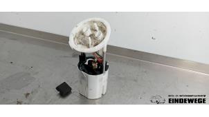 Gebruikte Tank element Pomp BMW 1 serie (E81) 118i 16V Prijs € 33,50 Margeregeling aangeboden door Auto- en demontagebedrijf Eindewege