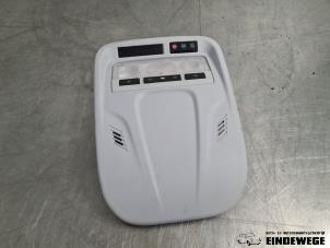 Gebruikte Binnenverlichting voor Opel Crossland (X) 1.2 Turbo 12V Euro 6 Prijs € 40,00 Margeregeling aangeboden door Auto- en demontagebedrijf Eindewege