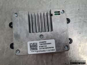 Gebruikte Draadloze oplader Opel Crossland (X) 1.2 Turbo 12V Euro 6 Prijs € 105,00 Margeregeling aangeboden door Auto- en demontagebedrijf Eindewege