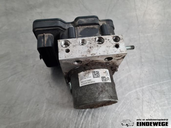 ABS Pomp van een Opel Crossland (X) 1.2 Turbo 12V Euro 6 2017