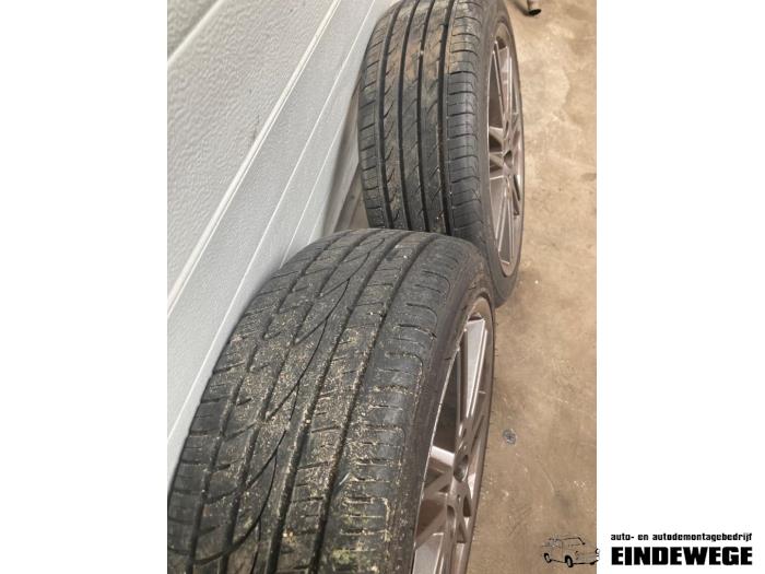 Sportvelgenset + banden van een MINI Mini (R56) 1.4 16V One 2008