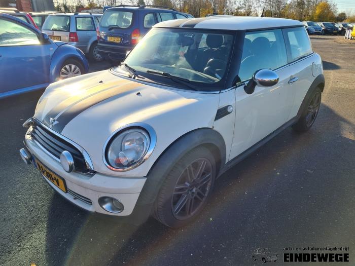 Sportvelgenset + banden van een MINI Mini (R56) 1.4 16V One 2008