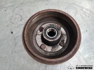 Gebruikte Remtrommel achter Ford Ka I 1.3i Prijs € 25,00 Margeregeling aangeboden door Auto- en demontagebedrijf Eindewege
