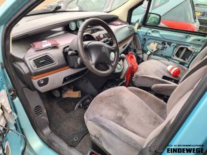 Gebruikte Stoel links Citroen C8 (EA/EB) 2.2 16V Prijs op aanvraag aangeboden door Auto- en demontagebedrijf Eindewege