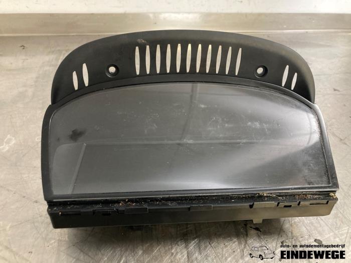 Gebruikte Display Interieur BMW 5 serie Touring (E61) 530d 24V Prijs € 105,00 Margeregeling aangeboden door Auto- en demontagebedrijf Eindewege